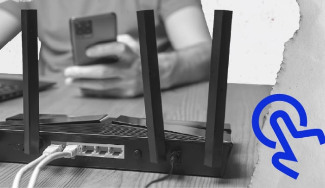 WiFi router u prvom planu i korisnik s mobitelom - vodič za odabir idealnog internet paketa